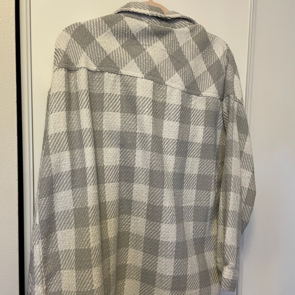 Ardene Light Grey and White Flannel Size Large - Picture 3 of 3